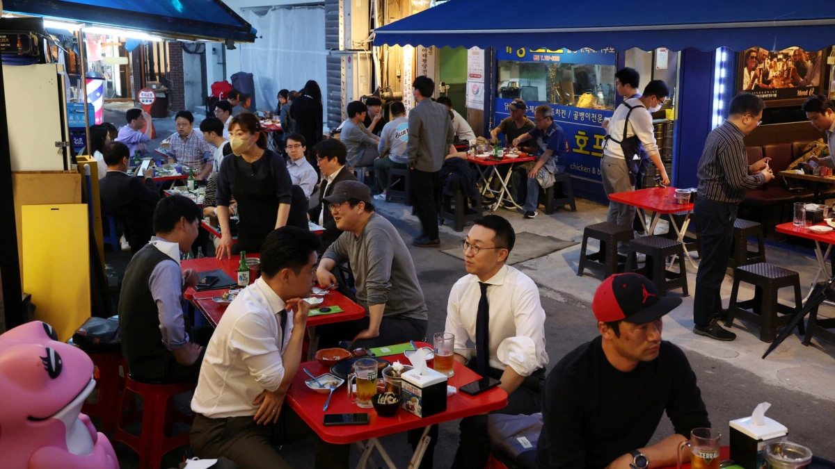   South Koreans worked 500 more hours of French