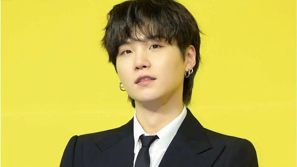 L'arrestation de Suga pour conduite en état d'ivresse n'affectera pas son service militaire obligatoire, BigHit Music critiqué pour avoir « menti » sur les faits, les internautes réagissent